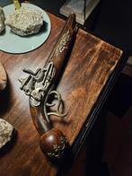 Decoratie musket pistool, Ophalen of Verzenden, Landmacht, Nederland