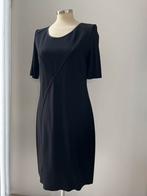 Comfortabele stretch Marc Cain Jurk S, Kleding | Dames, Jurken, Zwart, Ophalen of Verzenden, Zo goed als nieuw, Knielengte
