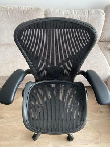 Herman Miller Aeron bureaustoel B met butterfly posture fit beschikbaar voor biedingen