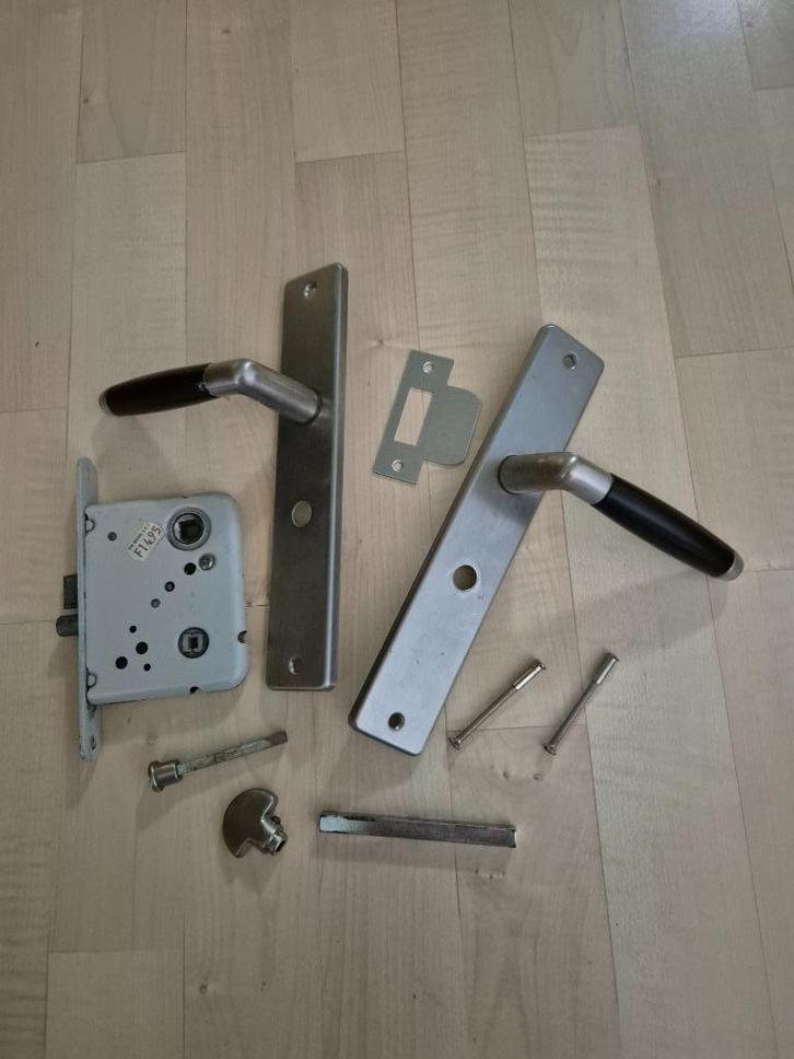 WC deurkruk + slot, Doe-het-zelf en Verbouw, Hang- en Sluitwerk, Gebruikt, Slot, Overige materialen, Ophalen of Verzenden