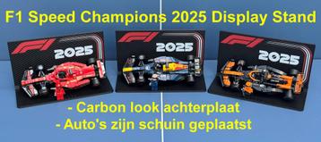 Formule 1 Speed Champions 2025 Display Stand 'schuin'  beschikbaar voor biedingen