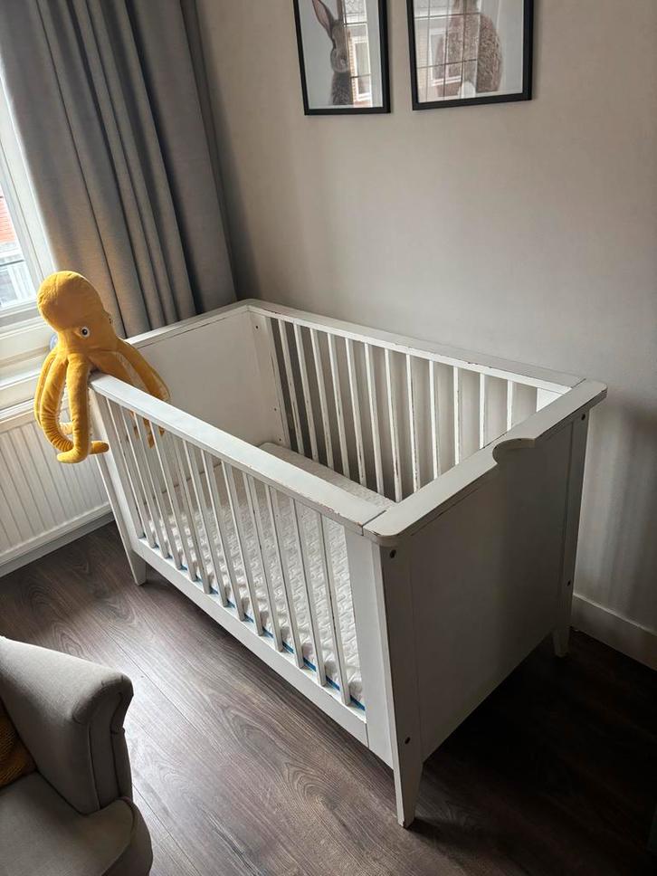 Brocante Ledikantje te koop, Kinderen en Baby's, Babywiegjes en Ledikanten, Gebruikt, Ledikant, Ophalen