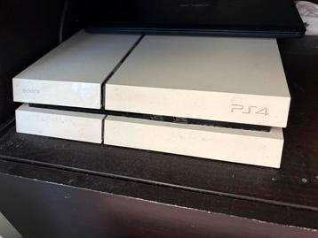 Playstation 4 met 12 spellen en controller beschikbaar voor biedingen