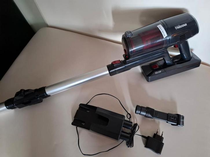 Tristar steelstofzuiger met reservoir., Witgoed en Apparatuur, Stofzuigers, Gebruikt, Stofzuiger, Minder dan 1200 watt, Reservoir