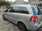Opel Zafira 1.8 2011 Beige, Auto's, Voorwielaandrijving, 74 €/maand, 4 cilinders, Beige