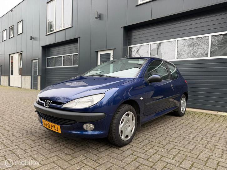 Peugeot 206 1.4 XT/Automaat/Apk/Airco/Nette auto, Auto's, Peugeot, Bedrijf, Te koop, ABS, Airbags, Alarm, Centrale vergrendeling
