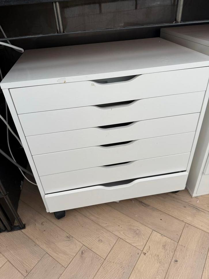 Witte ladekast op wielen - Alex ikea, Huis en Inrichting, Kasten | Ladekasten, Gebruikt, 100 tot 150 cm, Minder dan 50 cm, 50 tot 75 cm