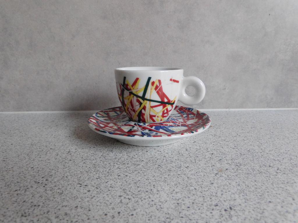 Espresso Kop en schotel 25632 1996 James Rosenquist Illy, Ophalen of Verzenden, Zo goed als nieuw, Porselein, Kop en/of schotel