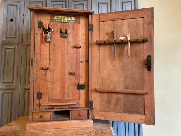 Hangkastje Gereedschapskastje Werkkastje Peugeots Fréres, Antiek en Kunst, Antiek | Woonaccessoires, Ophalen of Verzenden