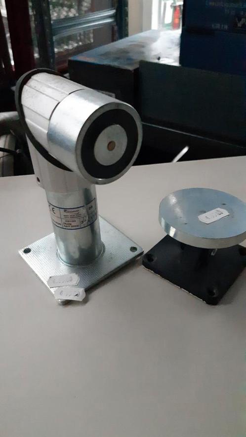 Deurmagneet Kendrion elektrische, Doe-het-zelf en Verbouw, Hang- en Sluitwerk, Gebruikt, Ophalen