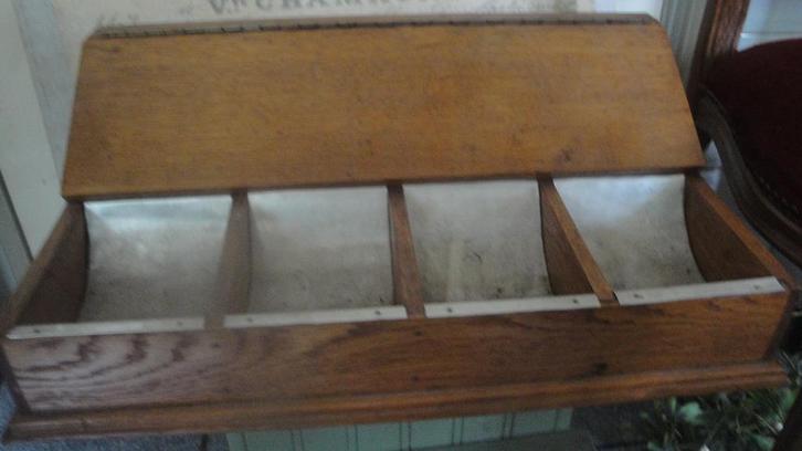 antieke geld la kassala met klep hout met zink, Antiek en Kunst, Curiosa en Brocante, Ophalen of Verzenden