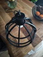 Gratis ophalen te halen. Moderne zwarte hanglamp, Ophalen of Verzenden, Zo goed als nieuw, Metaal, Modern