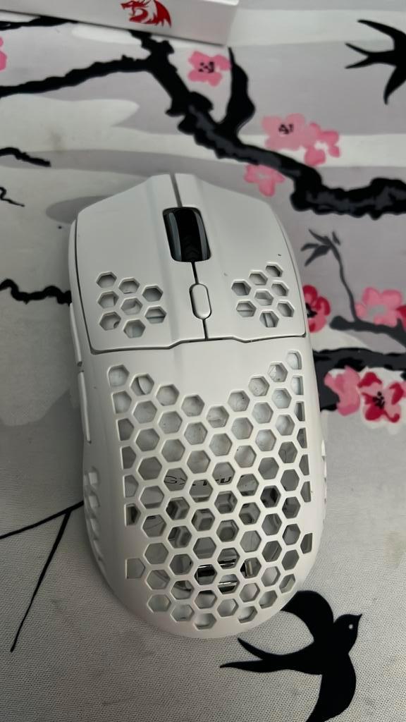 Trust GXT 929 Helox, Computers en Software, Muizen, Zo goed als nieuw, Rechtshandig, Ophalen of Verzenden