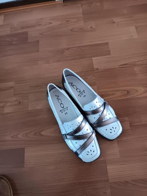 Witte dames Loafers mt 40, Kleding | Dames, Schoenen, Zo goed als nieuw, Instappers, Wit, Ophalen of Verzenden