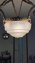 Antieke 3 armige bronzen  hanglamp met melkglazen kapjes, Ophalen