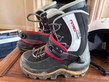 Nitro Clicker set: schoenen, snowboard, helm - maat 33,5 beschikbaar voor biedingen