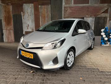 Toyota Yaris 1.5 Full Hybrid 2013 | Camera |Trekhaak |Cruise beschikbaar voor biedingen