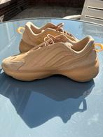 Adidas Orketro Beige - Maat 43.5, Ophalen of Verzenden, Zo goed als nieuw, Beige, Sneakers of Gympen
