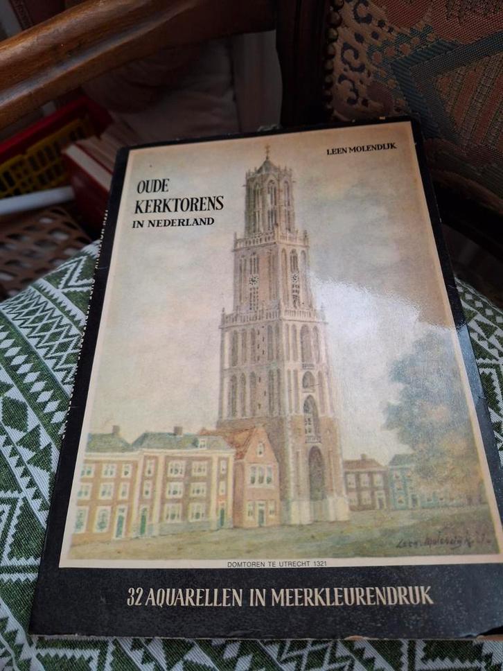 Oude Kerktorens in Nederland - Leen Molendijk, Boeken, Geschiedenis | Stad en Regio, Gelezen, 20e eeuw of later, Ophalen of Verzenden