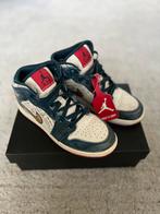 Jordan 1 mid SE Take Flight gold Swoosh (GS), Kleding | Heren, Schoenen, Ophalen of Verzenden, Zo goed als nieuw, Overige kleuren