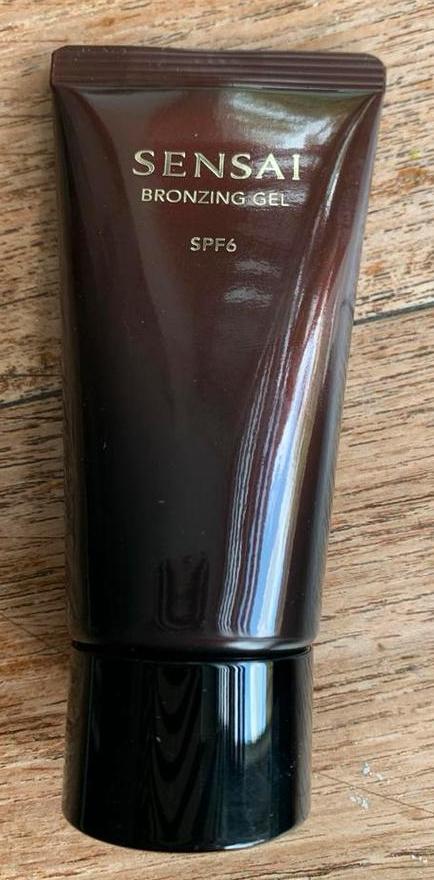 Sensai foundation brons gel met SPF, Sieraden, Tassen en Uiterlijk, Uiterlijk | Gezichtsverzorging, Nieuw, Verzorging, Gehele gezicht