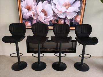 Set van 4 zwarte barkrukken beschikbaar voor biedingen
