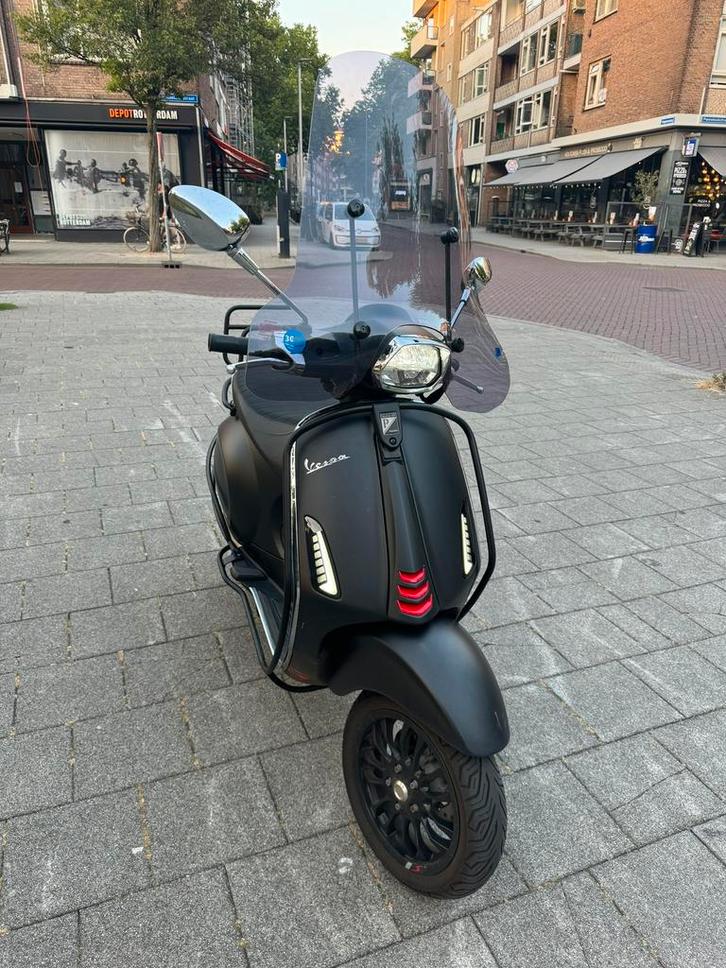 Vespa Sprint E5 2022, Fietsen en Brommers, Scooters | Vespa, Zo goed als nieuw, Ophalen