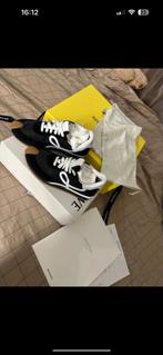 Loewe dames sneakers zo goed als nieuw 38, Ophalen of Verzenden, Zo goed als nieuw, Zwart, Sneakers of Gympen