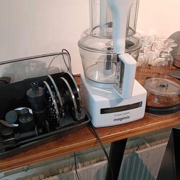 Diversen keuken machines o.a Magimix/ Kenwood keuken machin  beschikbaar voor biedingen