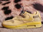 Nike air max 1 Travis Scott Saturn Gold Maat 44, Kleding | Heren, Schoenen, Overige kleuren, Nike, Ophalen of Verzenden, Sneakers of Gympen