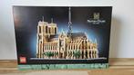 Lego Architecture 21061 Notre Dame, Ophalen of Verzenden, Zo goed als nieuw, Complete set, Lego