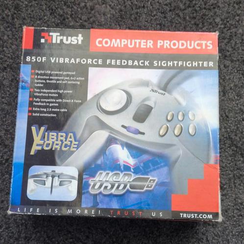 Trust 850F Vibraforce Feedback Streetfigher Joystick, Computers en Software, Joysticks, Zo goed als nieuw, Ophalen of Verzenden