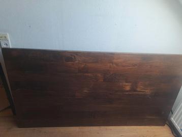 Koloniale Eettafel beschikbaar voor biedingen
