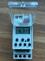 Gira Instabus 107300 tijdklok digitale schakelklok , schakel, Hobby en Vrije tijd, Elektronica-componenten, Ophalen of Verzenden