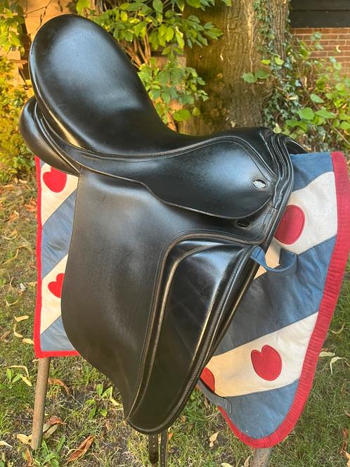 Prachtig fryso zadel clasic fit 5, Dieren en Toebehoren, Paarden en Pony's | Zadels, Zo goed als nieuw, Dressuur, Ophalen