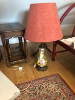 Tafellamp op porseleinen voet, Huis en Inrichting, Lampen | Tafellampen, Ophalen, Minder dan 50 cm