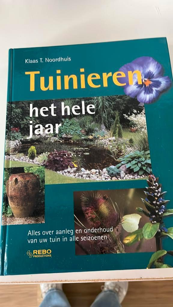 K.T. Noordhuis - Tuinieren het hele jaar, Boeken, Natuur, Zo goed als nieuw, Ophalen of Verzenden