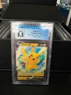 Pikachu v grade 8,5, Ophalen of Verzenden, Zo goed als nieuw, Meerdere kaarten, Foil