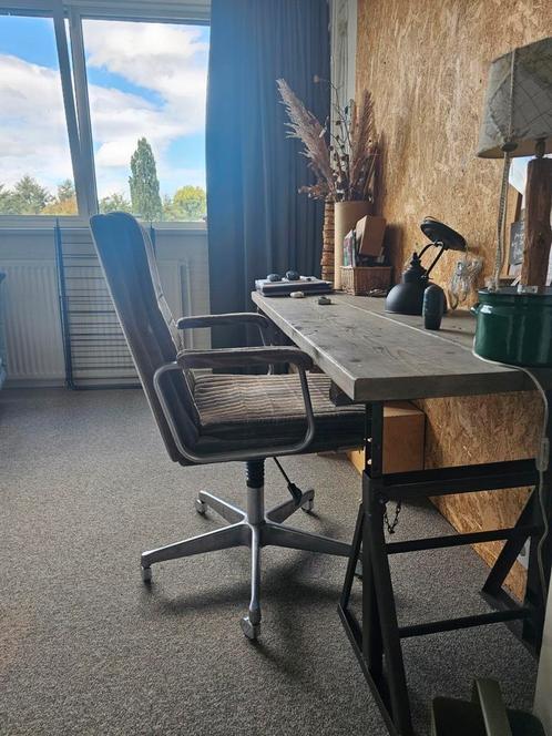 Vintage bureaustoel /fauteuil in hoogte verstelbaar, Huis en Inrichting, Bureaustoelen, Zo goed als nieuw, Zwart, Ophalen