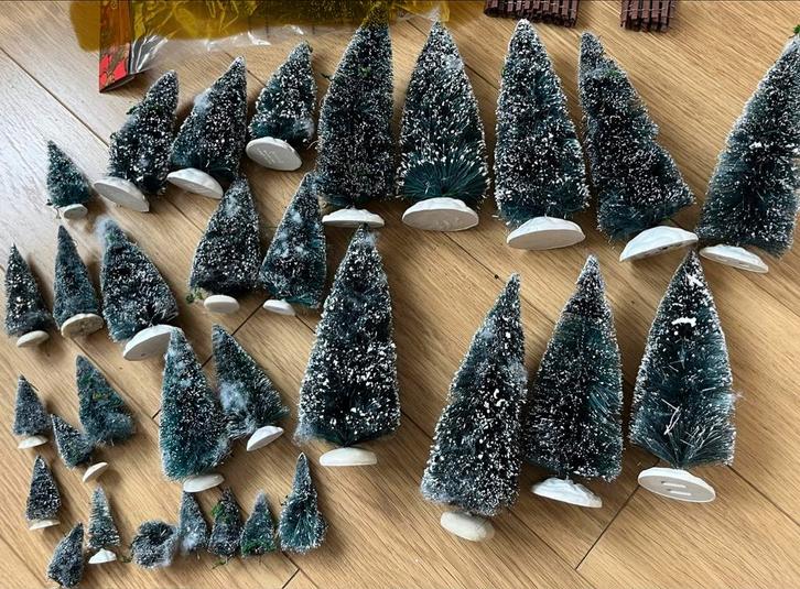 Diverse bomen voor modelspoorbanen en kerstdorpen, Diversen, Kerst, Zo goed als nieuw, Ophalen of Verzenden