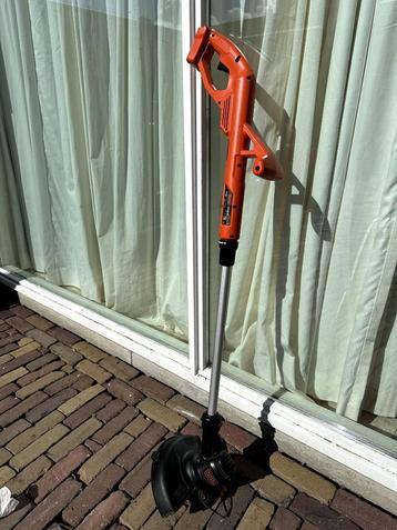 BLACK+DECKER 18V grass trimmer beschikbaar voor biedingen
