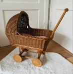 Vintage rotan poppenwagen kinderwagen retro, Ophalen, Zo goed als nieuw, Babypop