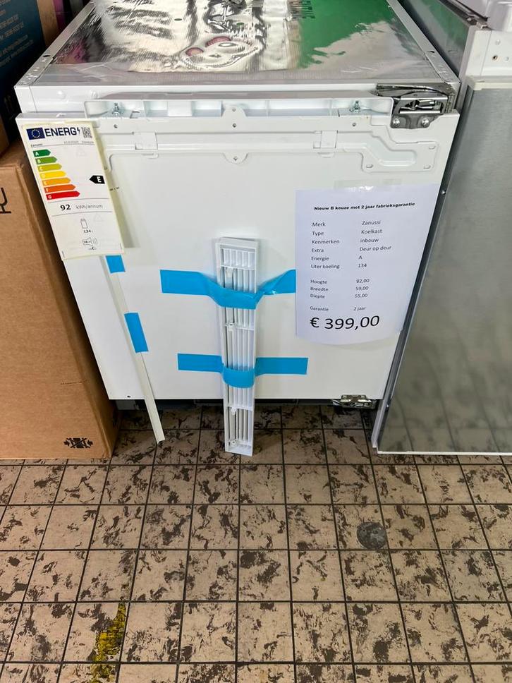 Zanussi onderbouw koelkast nieuw, Witgoed en Apparatuur, Koelkasten en IJskasten, Nieuw, Zonder vriesvak, 200 liter of meer, 160 cm of meer