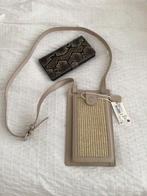 YaYa telefoontasje leer Nieuw, kadotip Sint / Kerst., Ophalen of Verzenden, Zo goed als nieuw, Leer