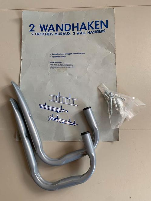 Twee metalen wandhaken, met bevestiging, nieuw, Doe-het-zelf en Verbouw, Metalen, Nieuw, Ophalen of Verzenden