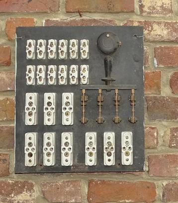oude stroomschakelaar zekeringkast  uit fabriek industrieel beschikbaar voor biedingen