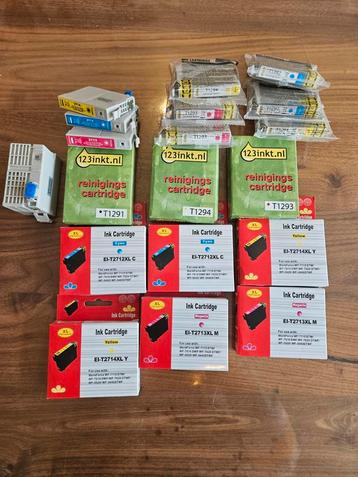 Diverse inkt cartridges en cleaning cartridges beschikbaar voor biedingen