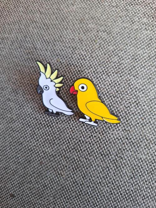 2 mooie pins van vogels te koop, Verzamelen, Speldjes, Pins en Buttons, Nieuw, Speldje of Pin, Dier of Natuur, Ophalen of Verzenden
