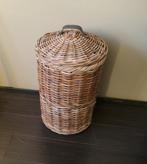 opbergmand met deksel riet, Huis en Inrichting, Woonaccessoires | Schalen en Manden, Ophalen, Mand, Rond, Zo goed als nieuw