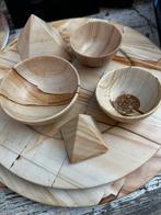 Decoratieve set borden bakjes 2 pyramides steen. Lijkt hout, Ophalen of Verzenden, Bord of Schaal